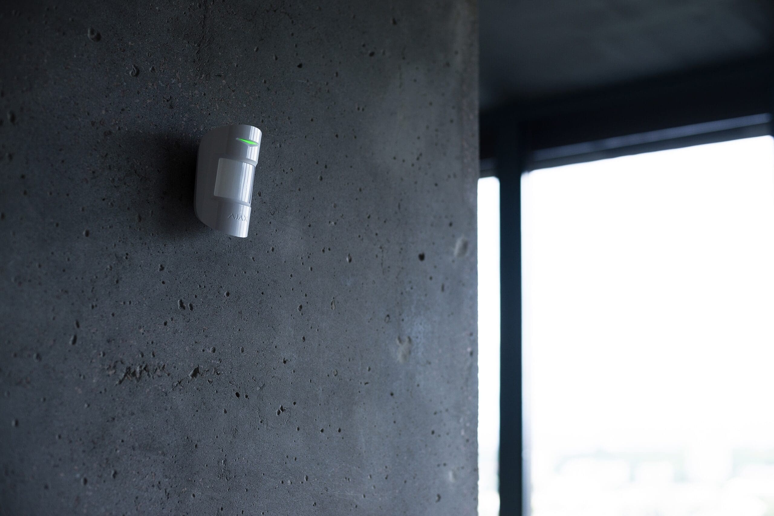Wireless burglar alarm installation for homes and businesses in Cambridgeshire